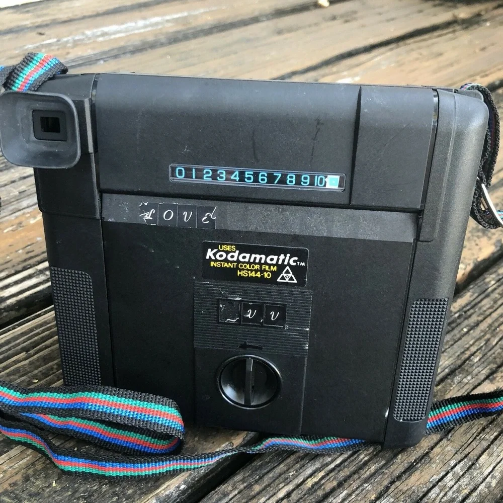 Kodak Kodamatic 930 Instant Film Camera Eastman Rainbow Strap Vintage 80s